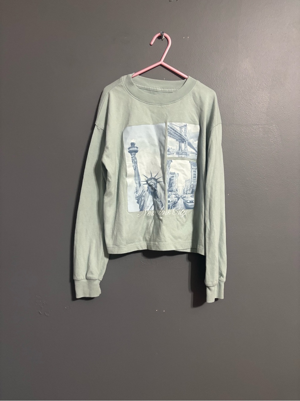abercrombie kids Green preppy NYC Statue of Liberty cropped Graphic Tee kid 9/10